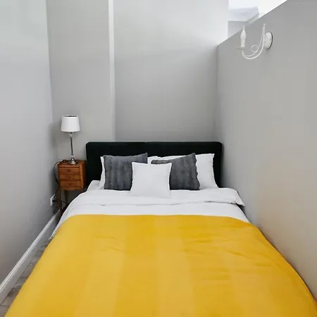Zolty De Lux Dla 2 Osob Katowice Апартаменты Хожув